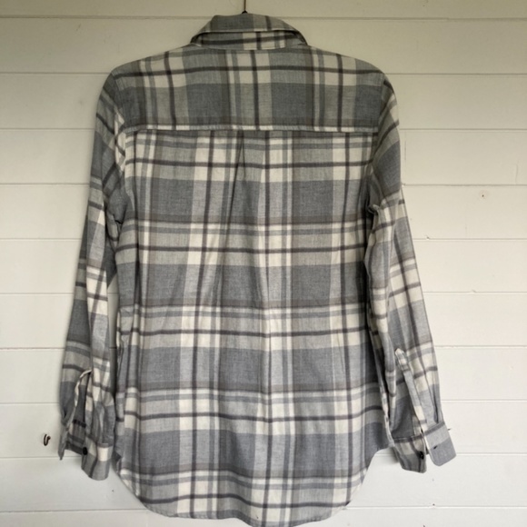 Classic Plaid Flannel Chest Pocket Shirt - Picture 2 of 4